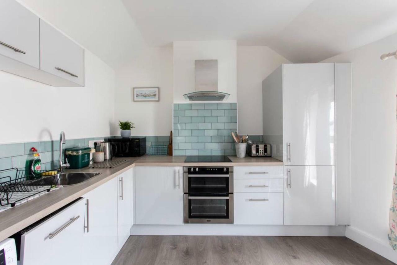Beautiful Two Bed Mumbles Flat - With Parking Space Exteriér fotografie